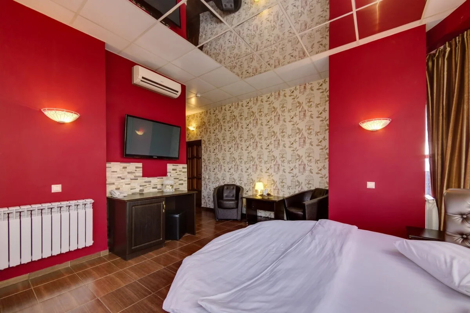 Отель Мартон Дона