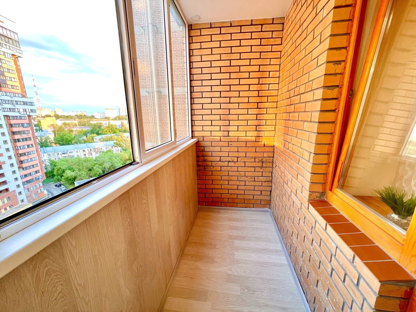 Апартаменты двухкомнатные на 13 этаже в ЖК Современник рядом с МТЛ-Арена