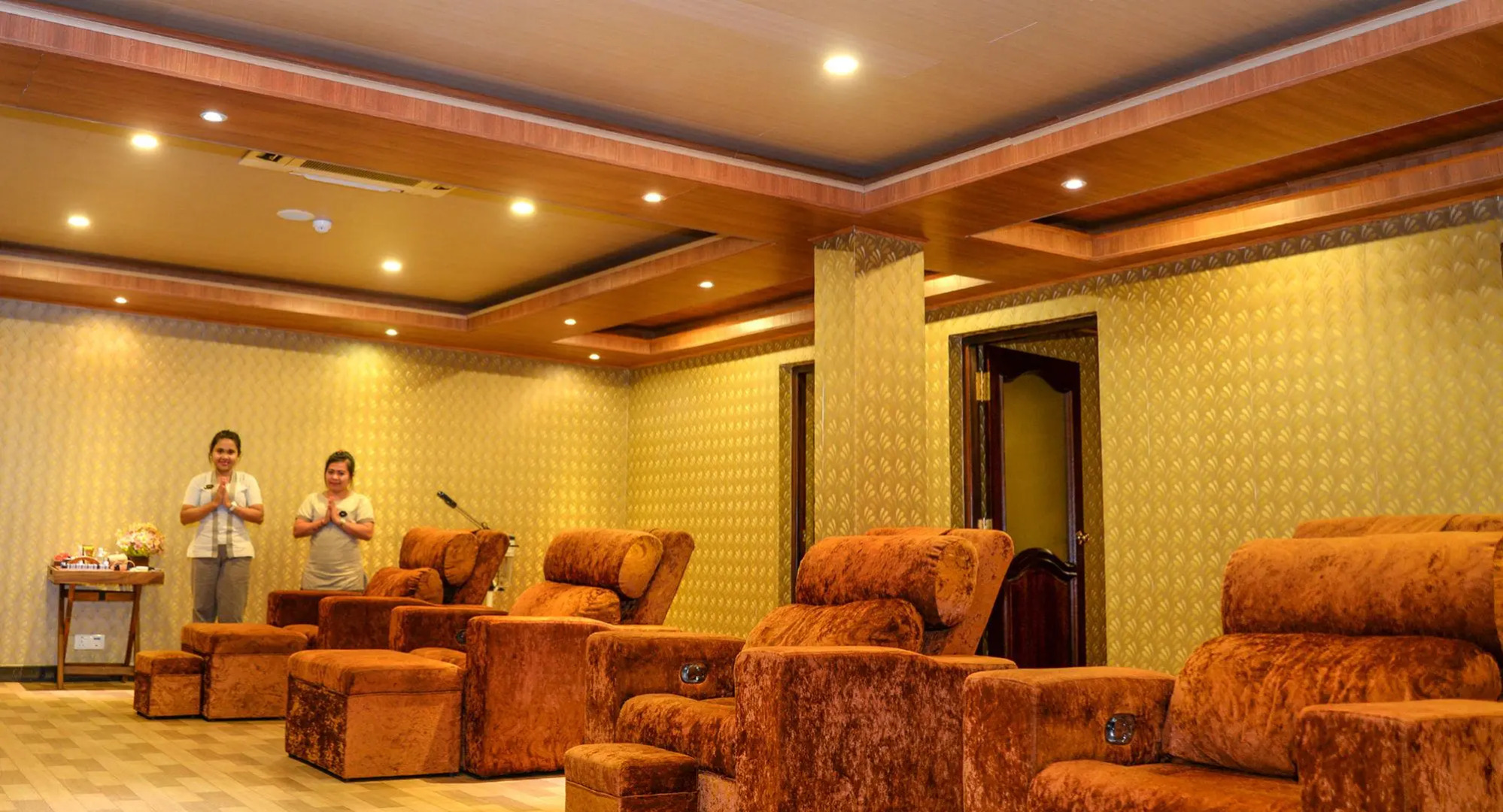 Отель The Grand Kandyan