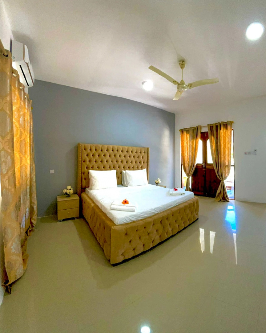 Отель Five Palms