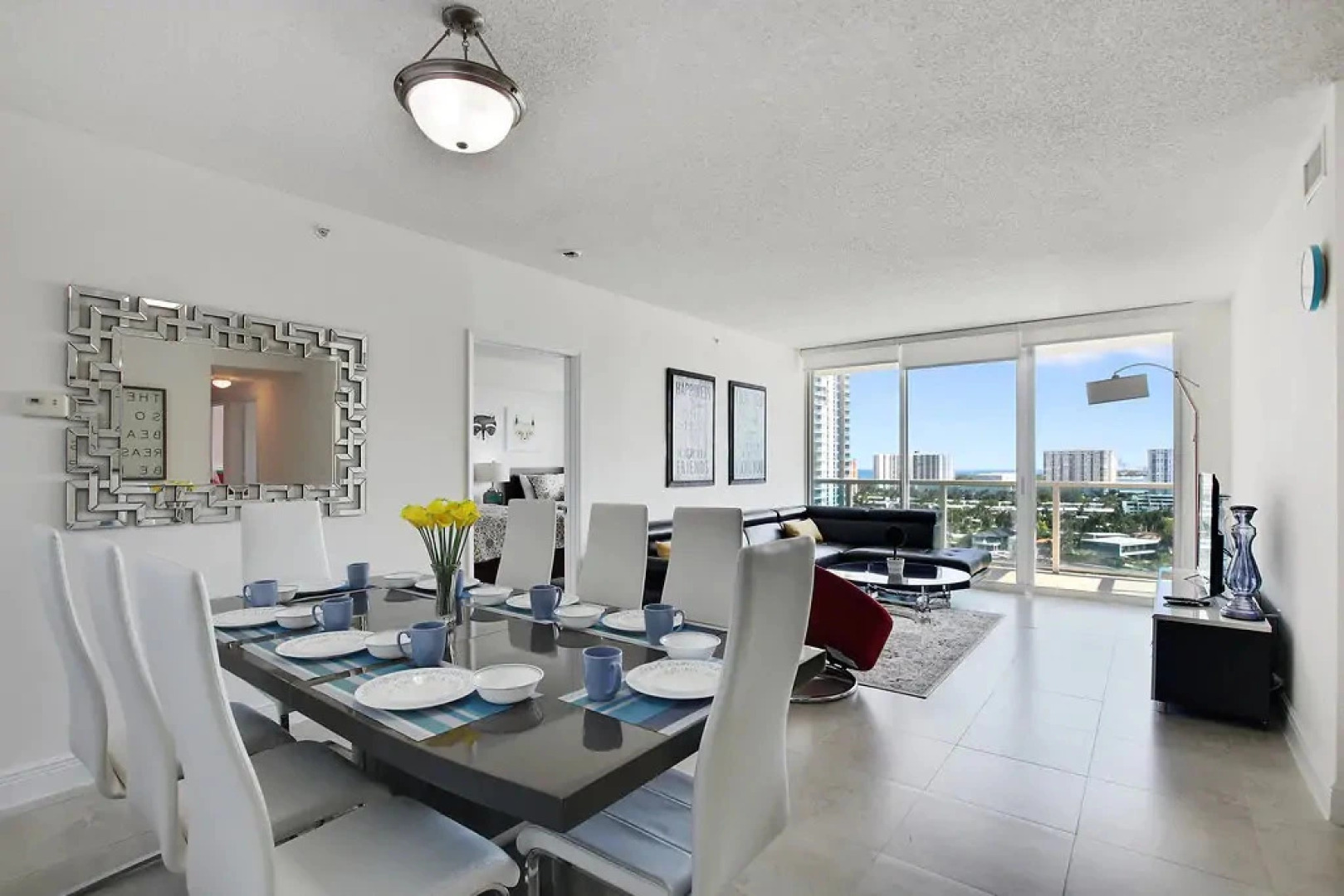 Апарт-Отель Intracoastal Yacht Club