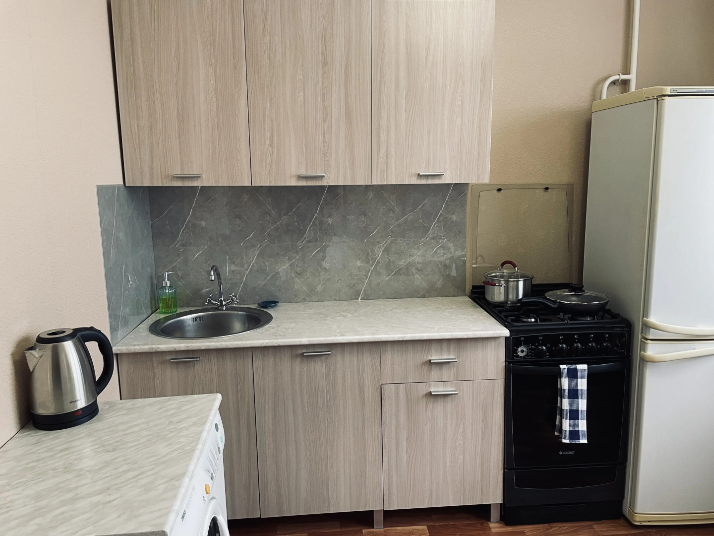 Апартаменты Квартира Бекетова 8