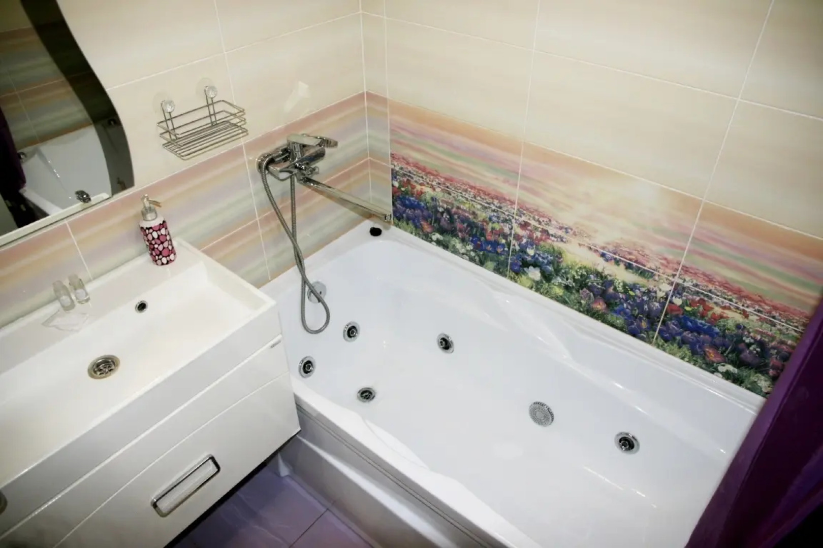 Двухкомнатная Квартира с Джакузи и Теплым Полом