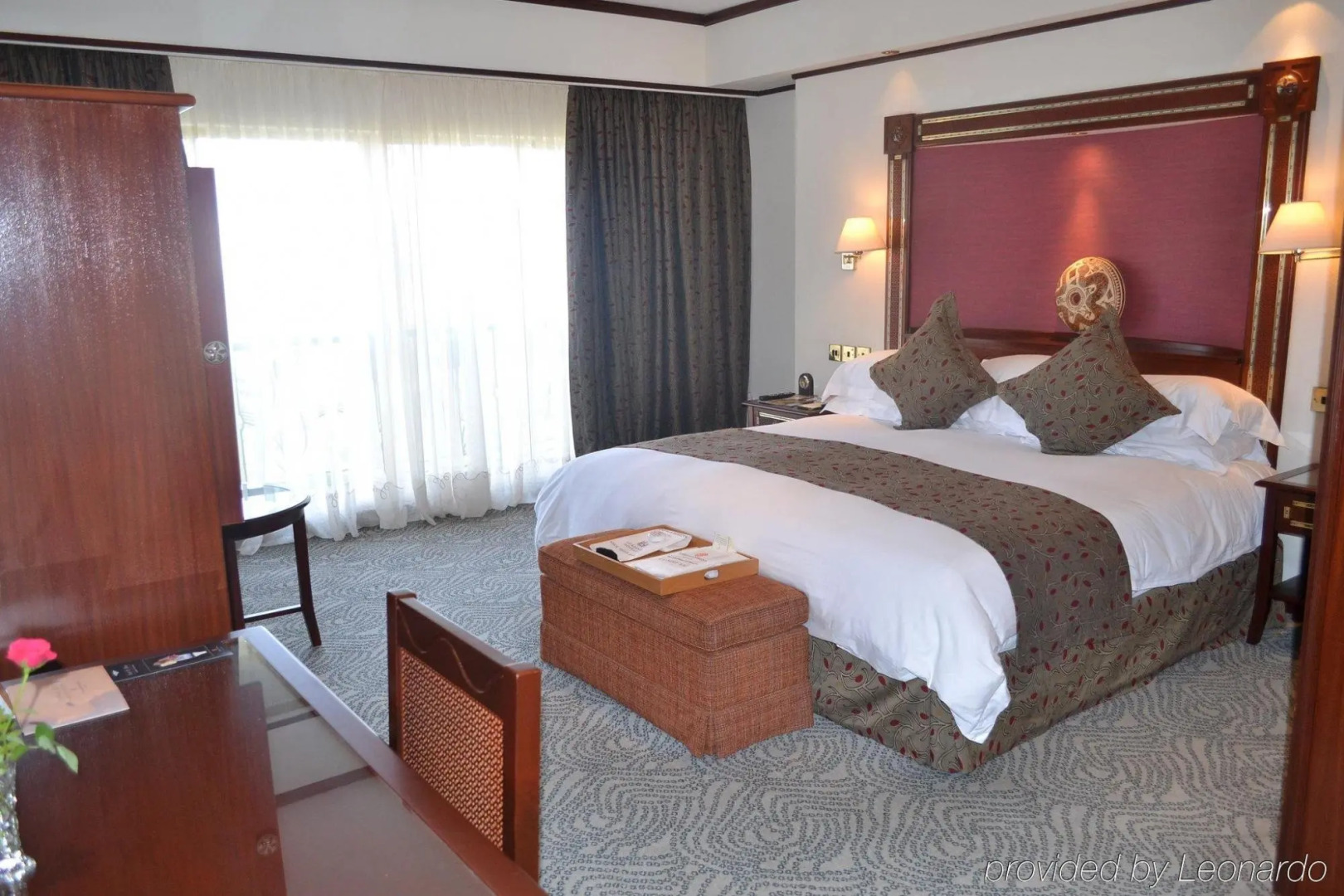 Отель Kampala Serena