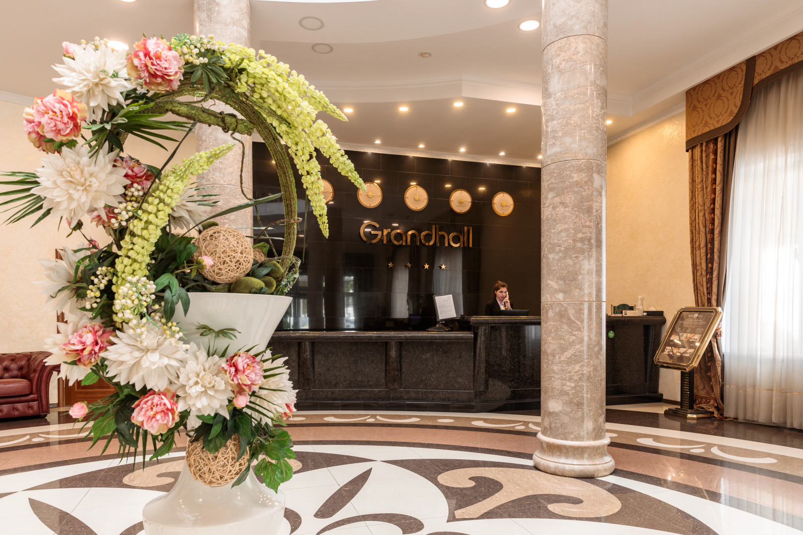 Отель Гранд Холл
