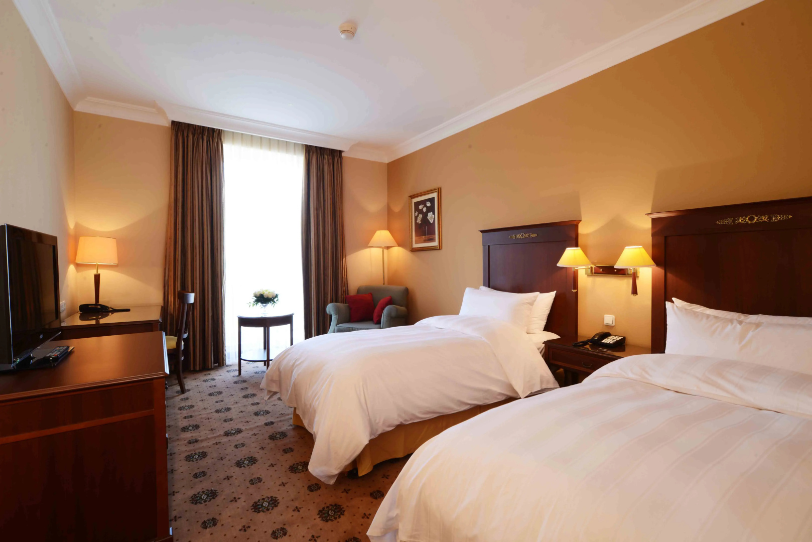 Отель LOTTE City Tashkent Palace
