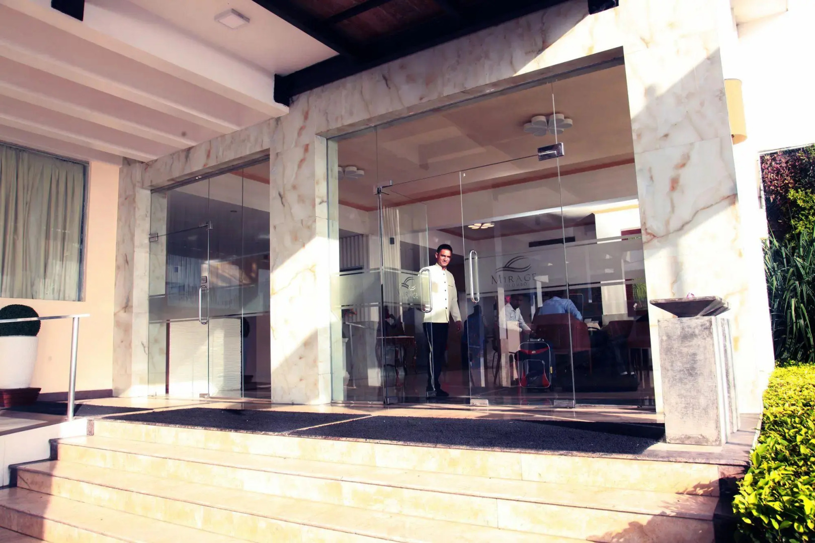 Mirage Colombo Hotel