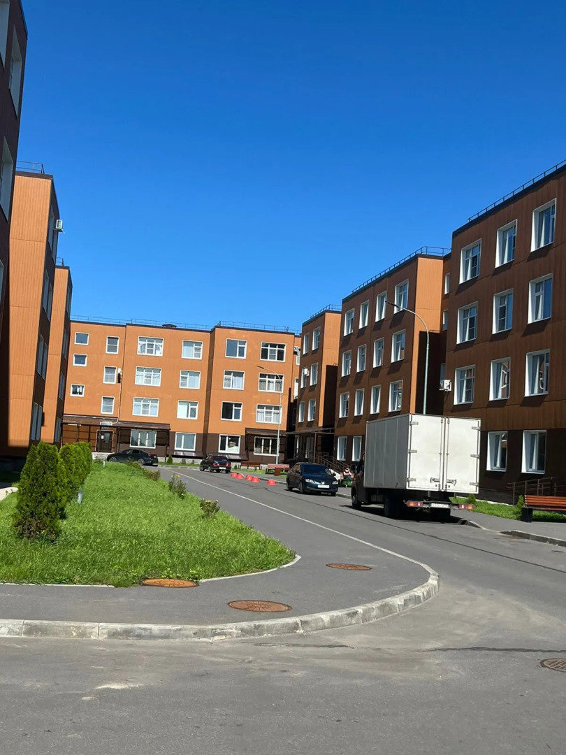 Квартира современная трехкомнатная в Великом Новгороде