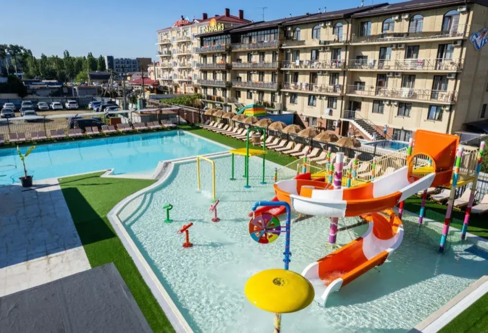 Отель Леонидас