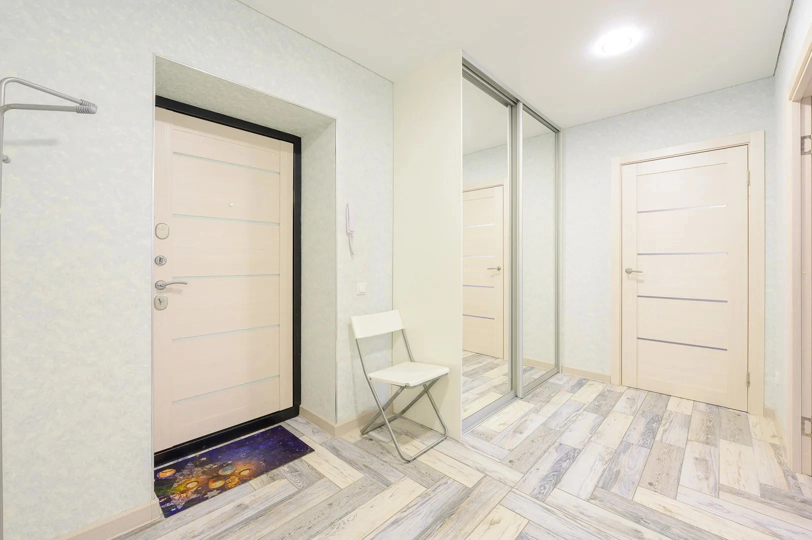 Апартаменты Home Away From Home