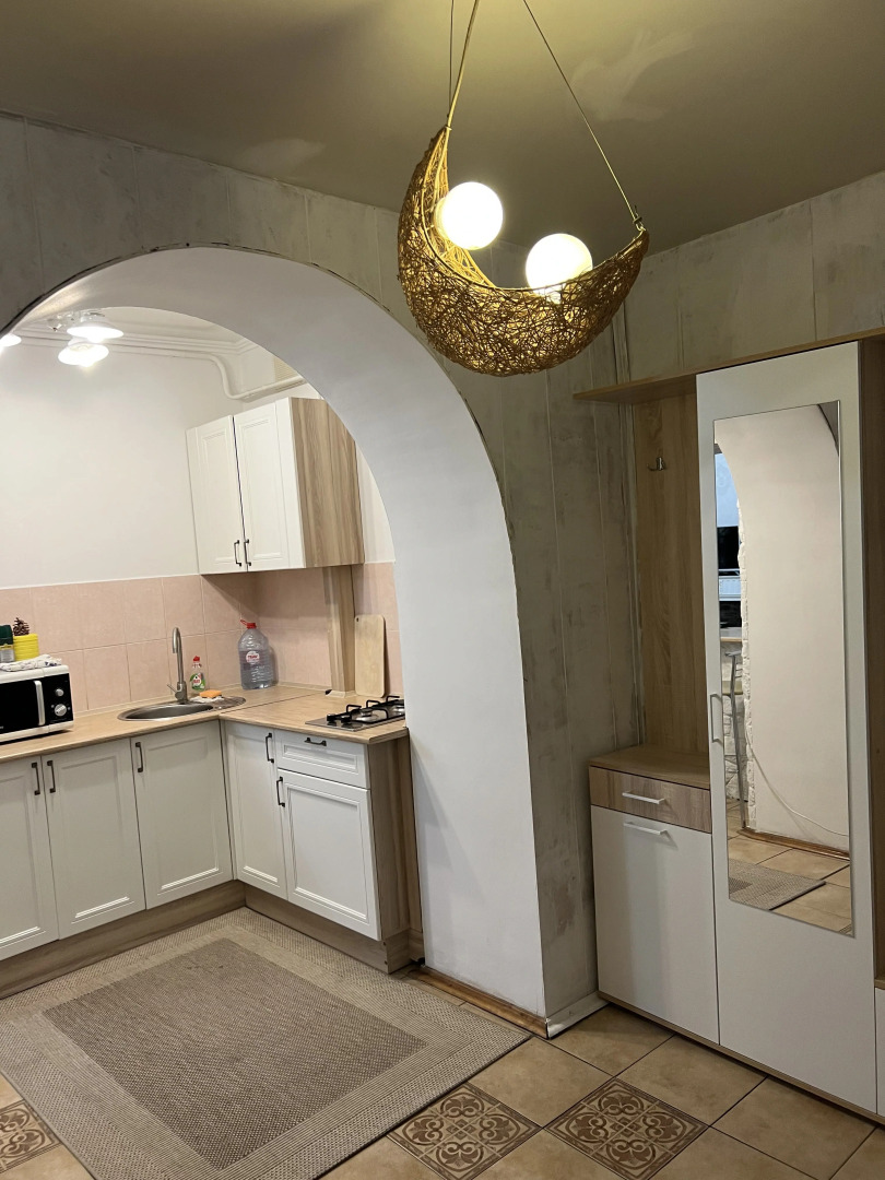 Квартира Уютная евродвушка с отдельным входом и личным навесов для авто