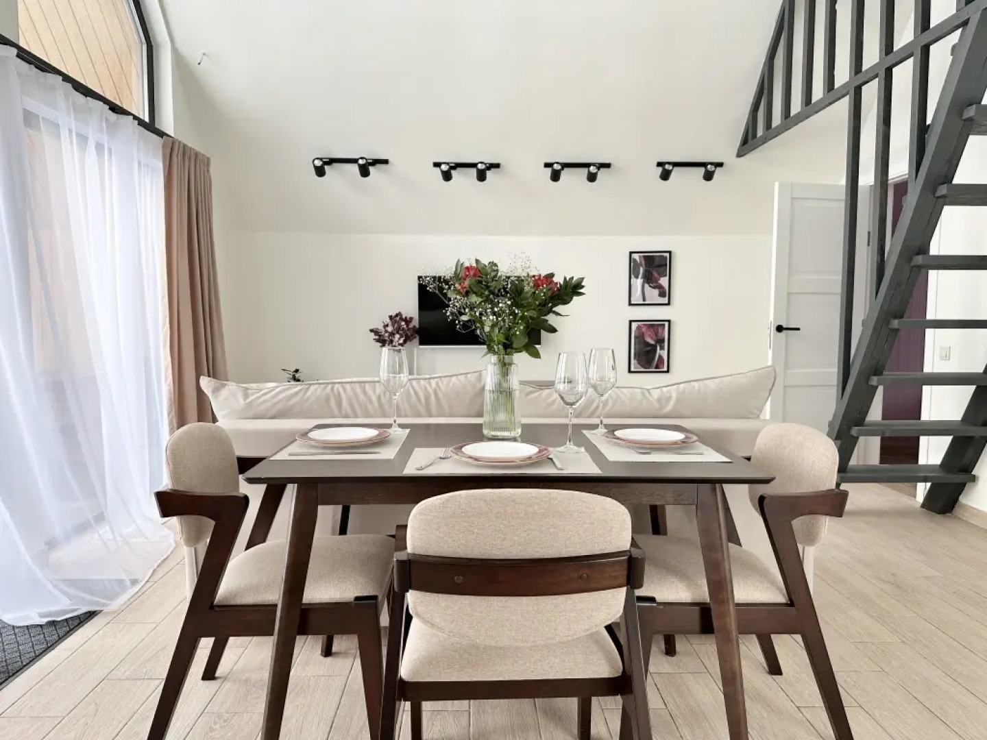 Частный Дом Барнхаус №5 с дровяной баней и горячим Чаном на 6 человек