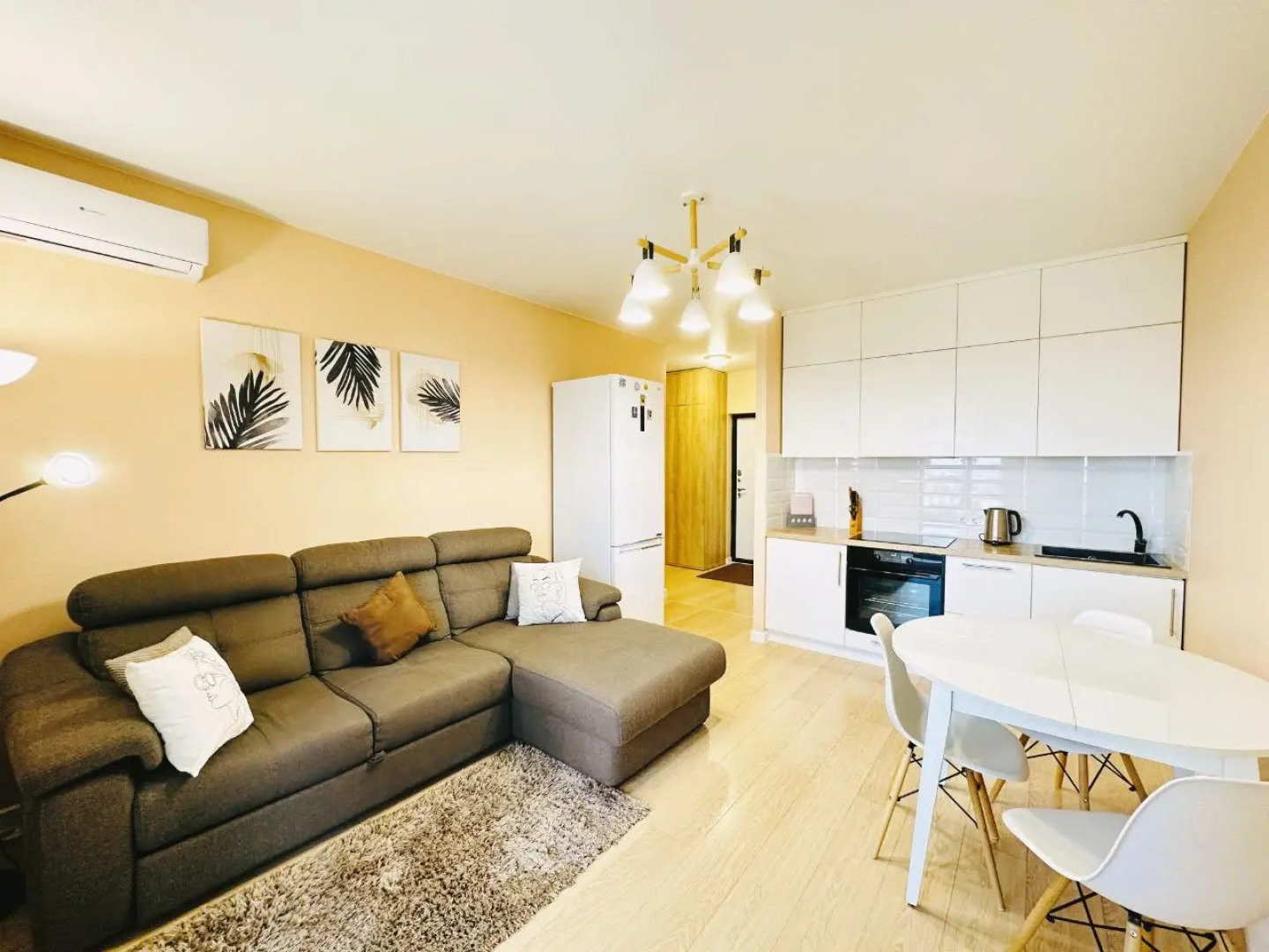 Квартира Nasutki38 Персиковый пломбир