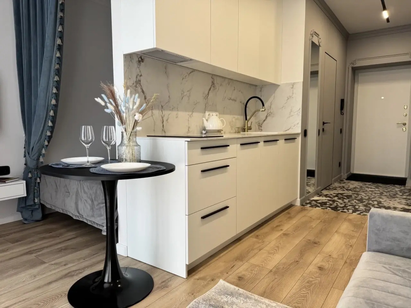 Апартаменты Светлая студия в сердце Калининграда