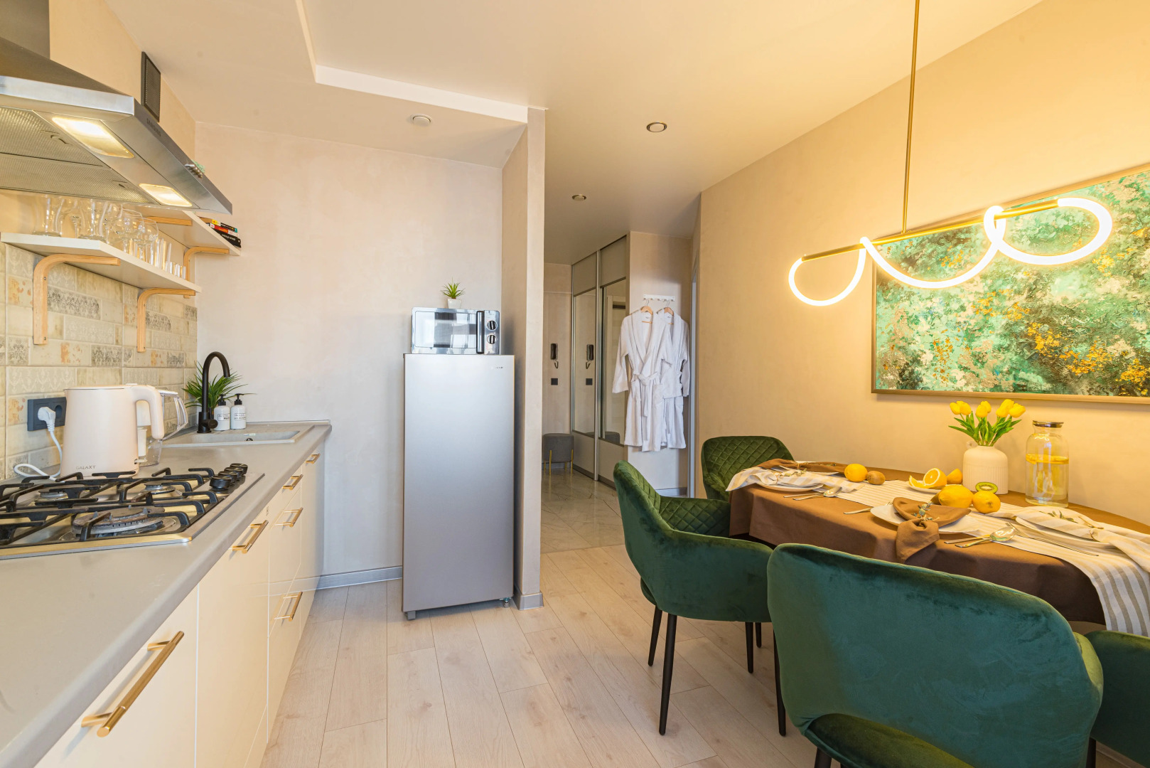 Квартира 1-к в центре на Н.Рождественского 1 от RentAp, 4 сп.места