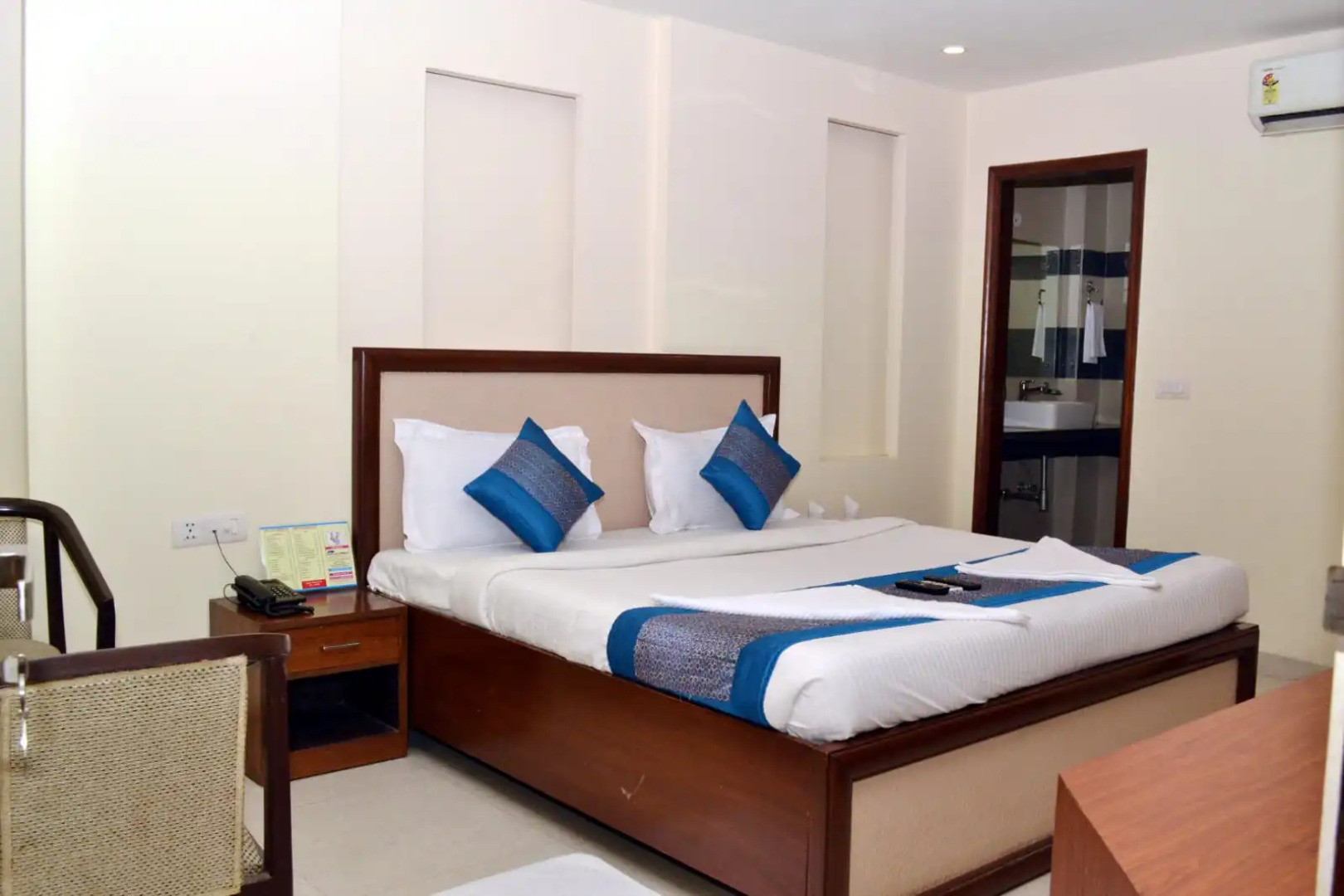 Отель Airport Blu Pebbles