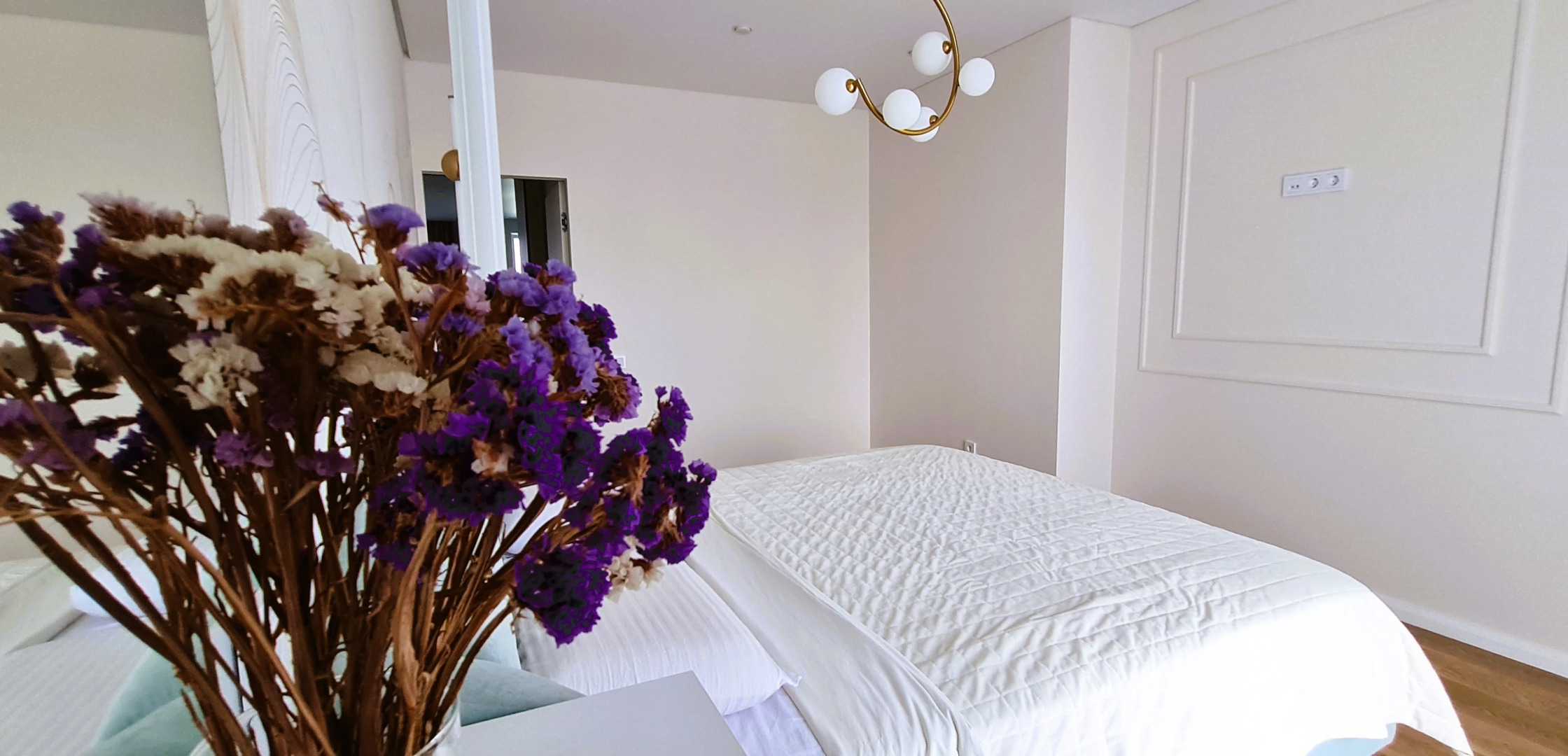 Апартаменты трехкомнатные с Дизайнерским ремонтом Олимпия Запад