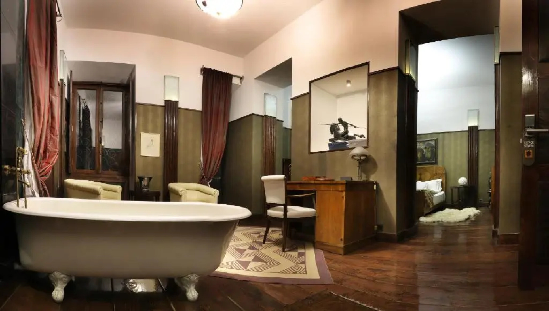 Отель Castle in Old Town