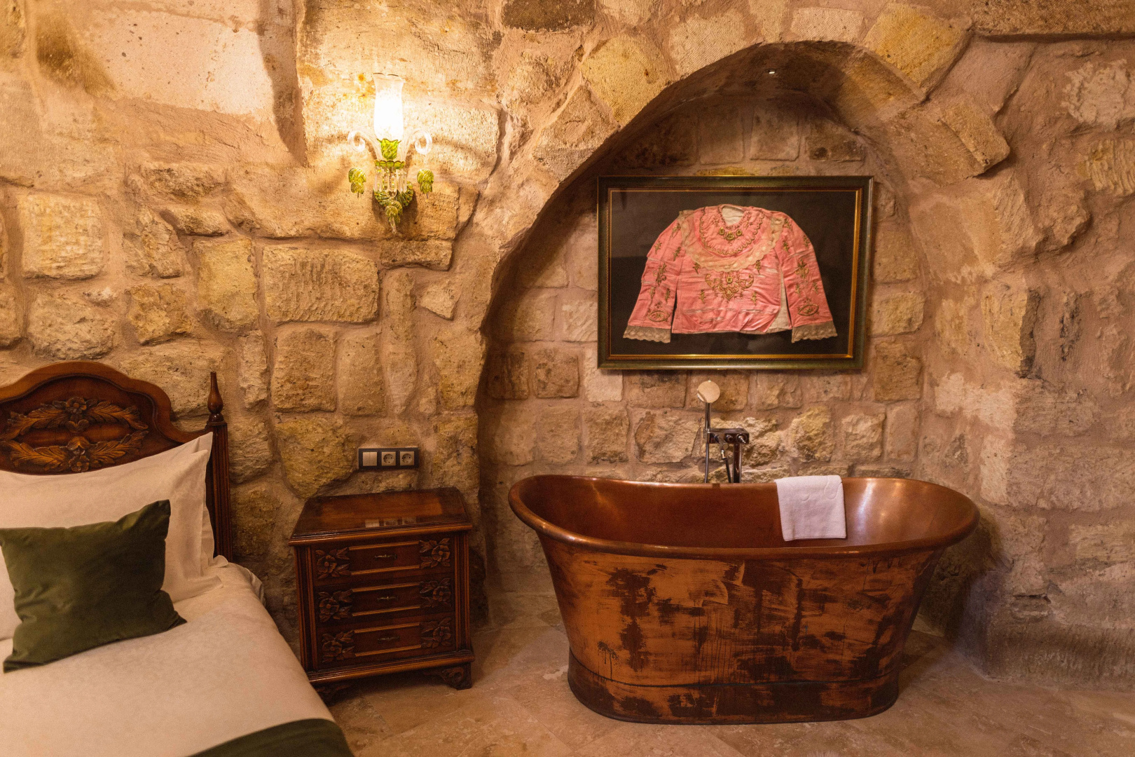 Отель Solo Cave Suites