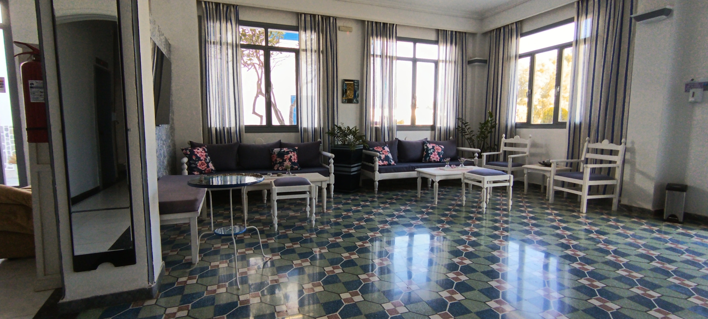 Отель Serifos Beach