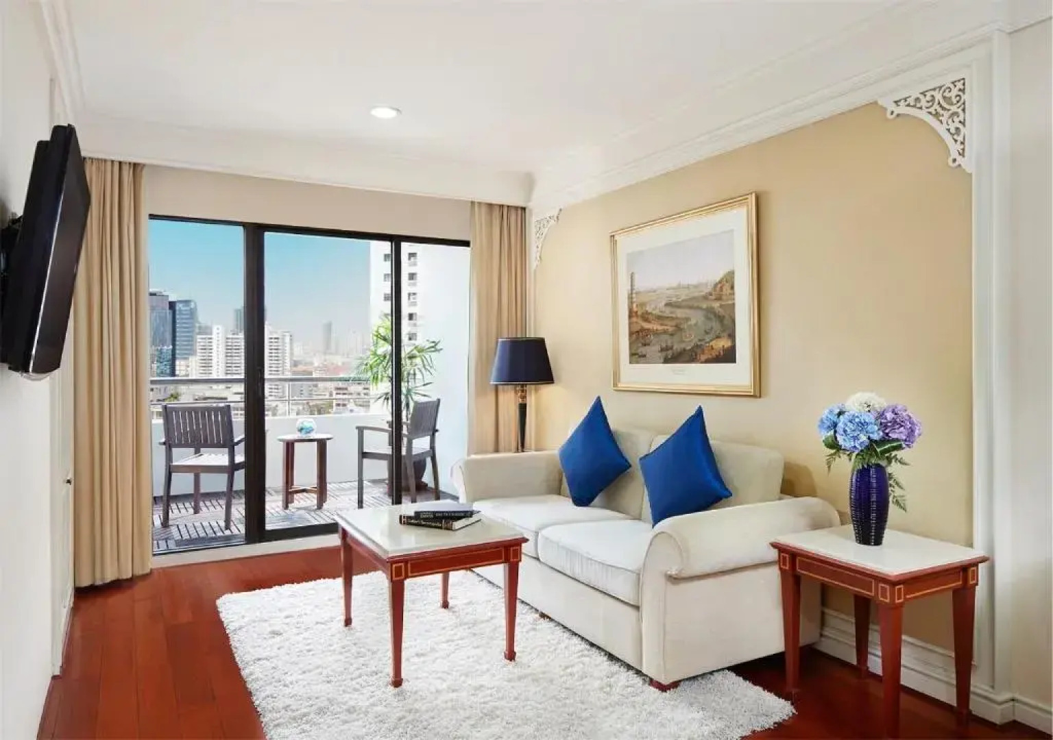 Отель Centre Point Hotel Sukhumvit 10