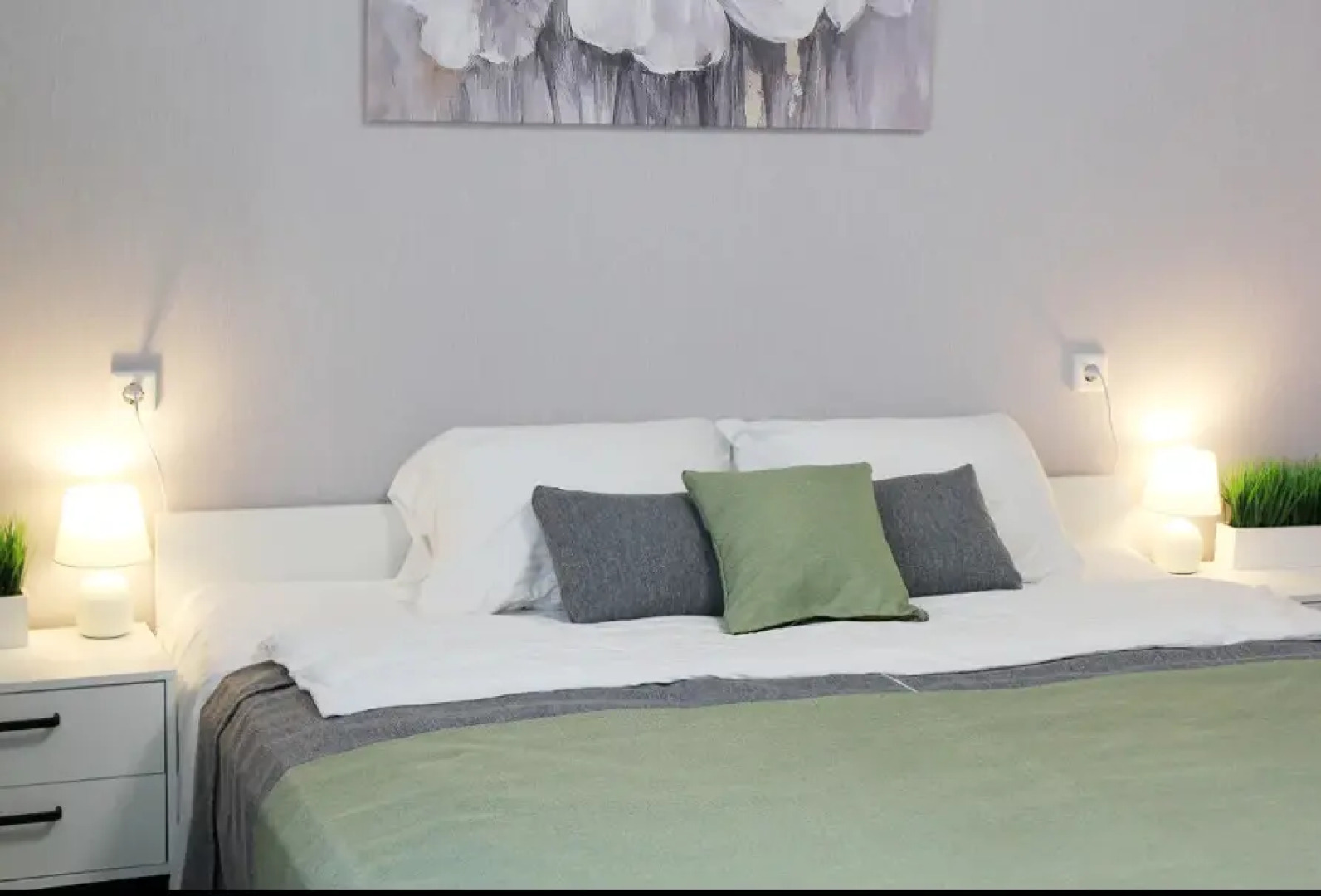 Квартира Трёхкомнатная 1-я Веткинская Улица 3