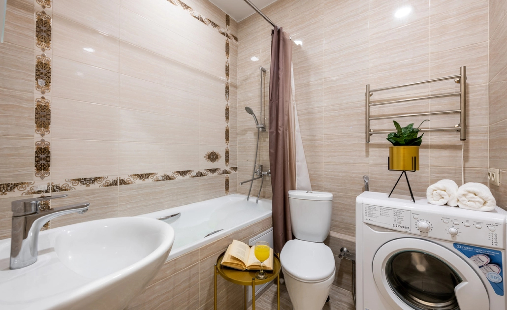 Апартаменты Гости Любят у метро Рассказовка Оранжевая