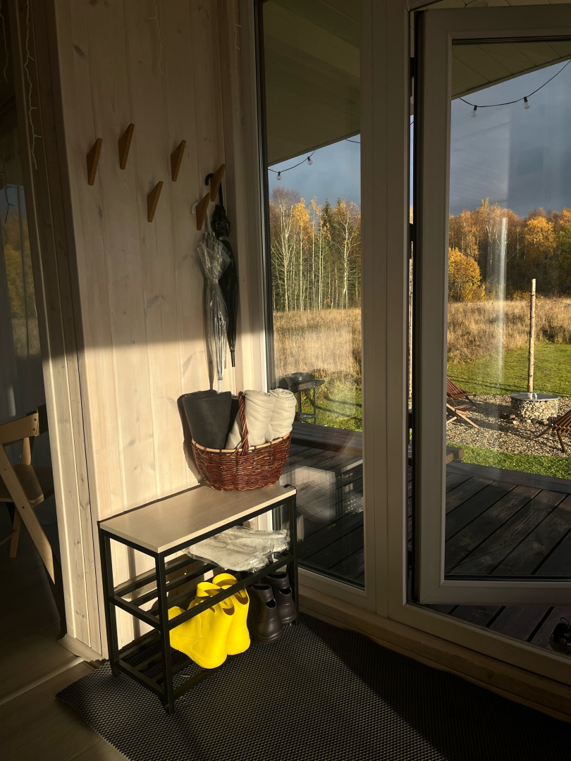 Частный дом  Belov House  с панорамным остеклением у леса