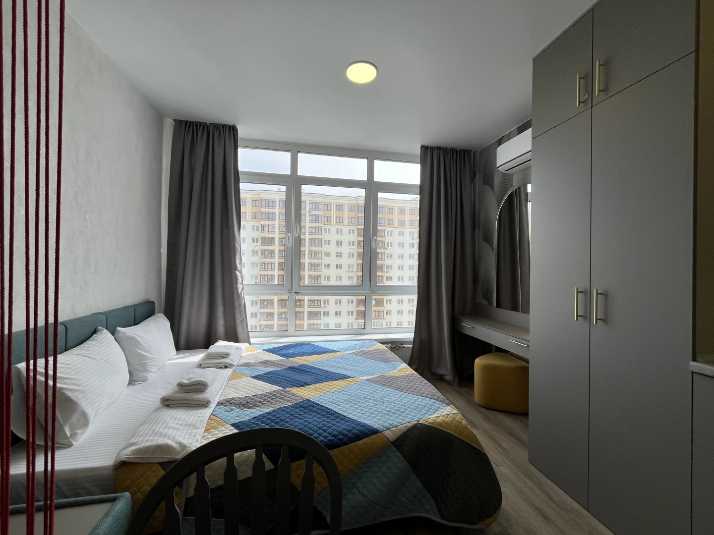 Апартаменты Unique Apart Листва в элитном ЖК рядом со Знаменским Собором и Губернаторской кадетской школой МЧС на Мичурина 58/1