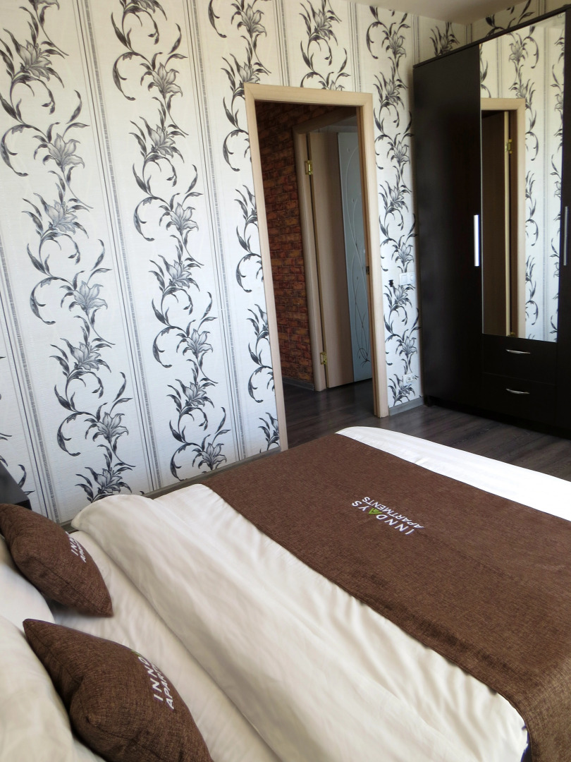 Апартаменты InnDays Металлургов 108 (2)