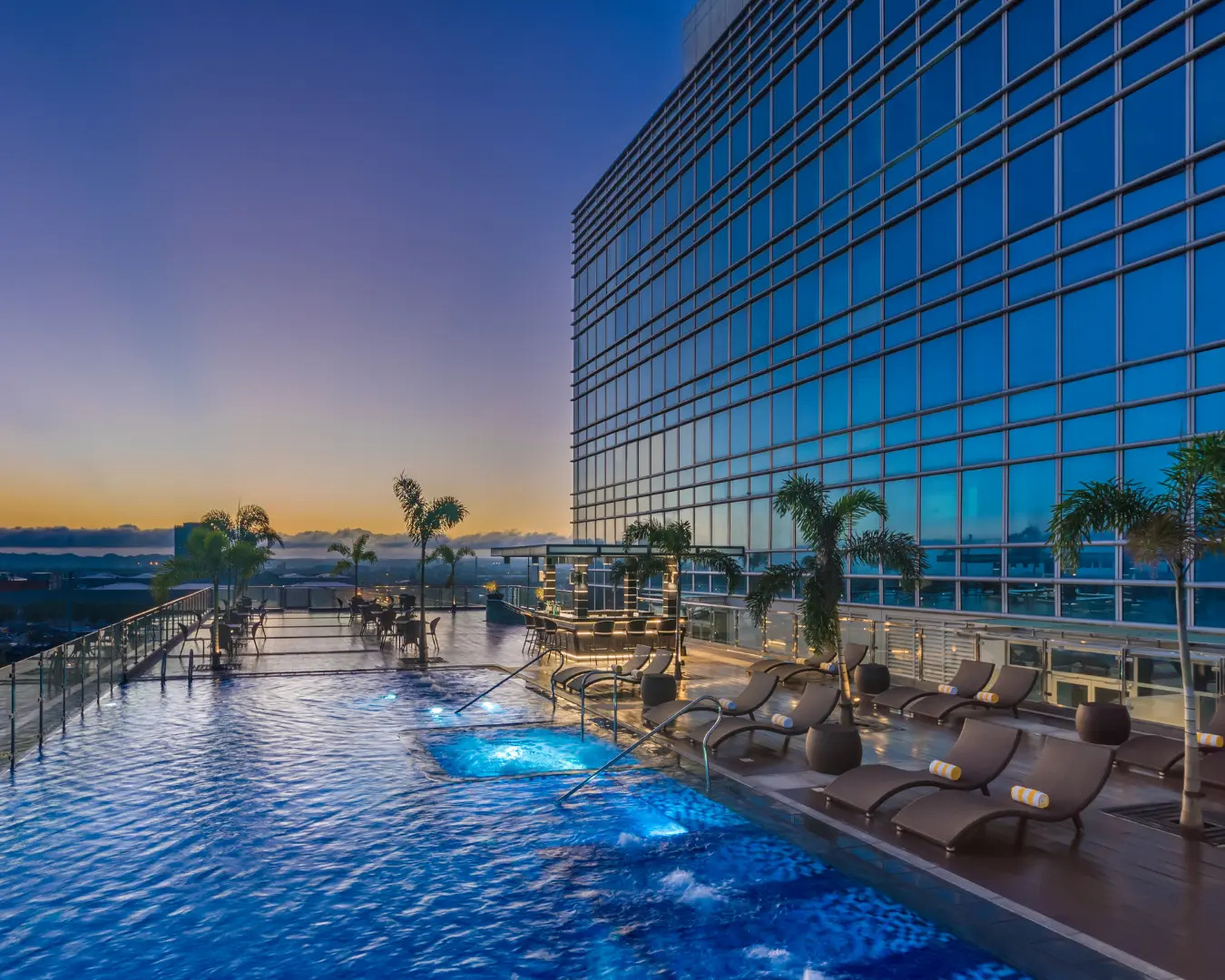 Отель Richmonde Hotel Iloilo