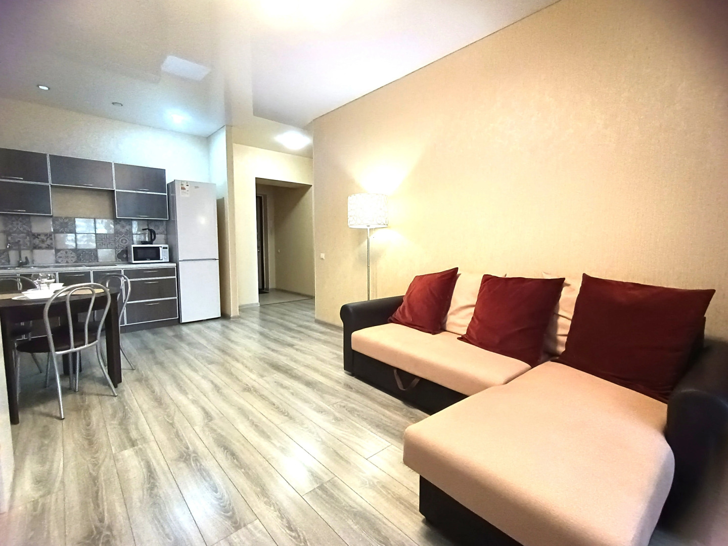 Апартаменты 100 Ночей на Комсомольском 122В