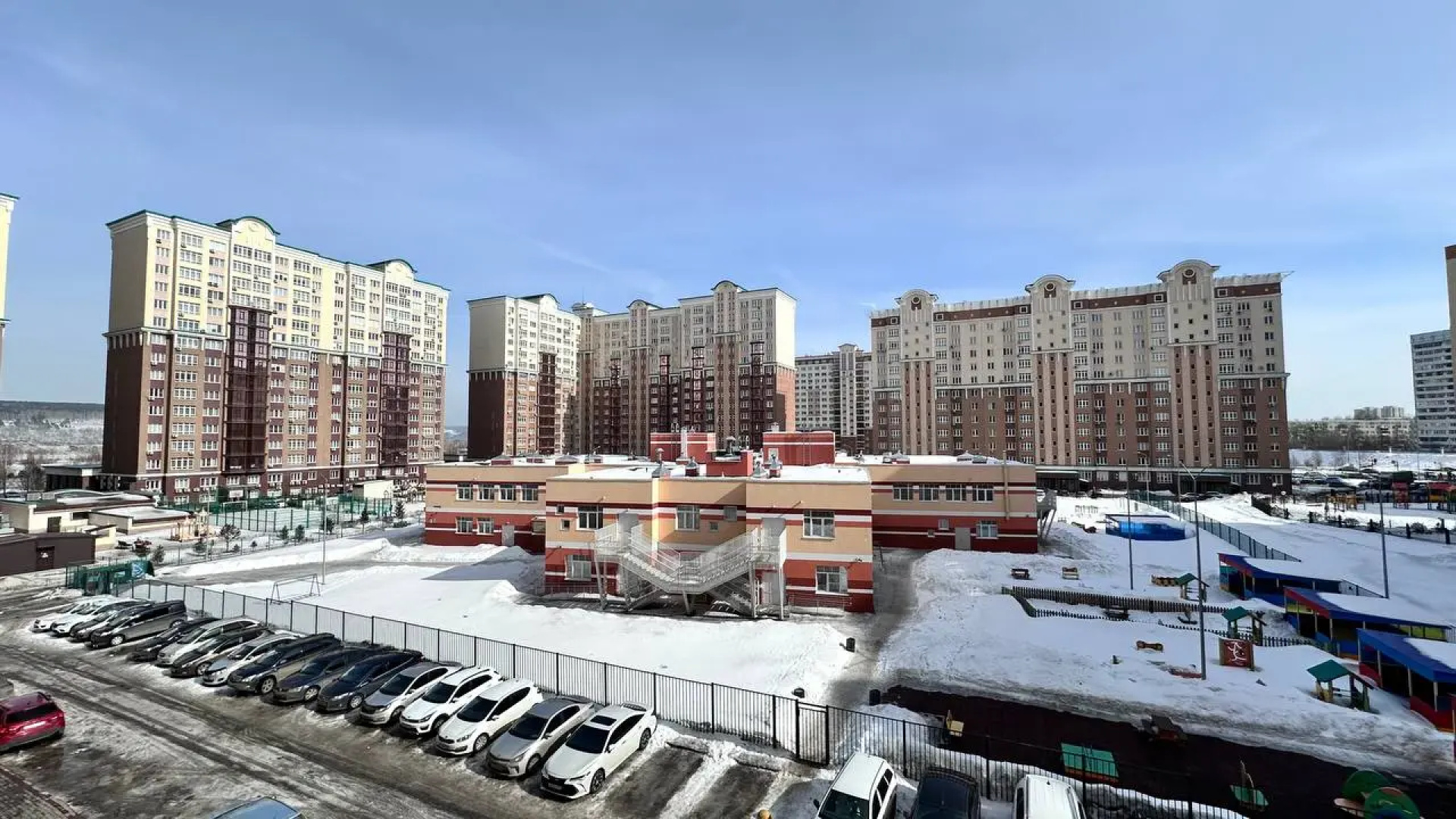 Квартира трехкомнатная на Притомском рядом с Кадетским училищем