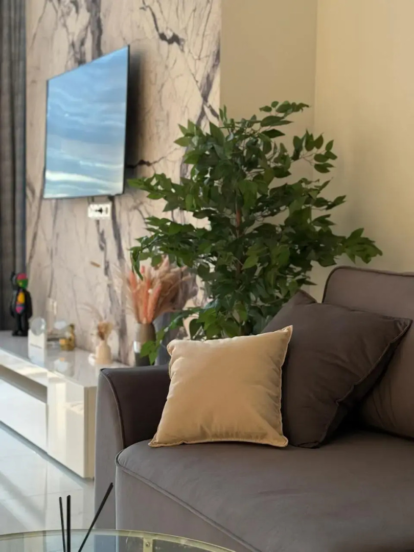 Апартаменты Sky City Moscow Уютная студия с подсветкой и Аэрохоккеем в Москва Сити! Закатная сторона!