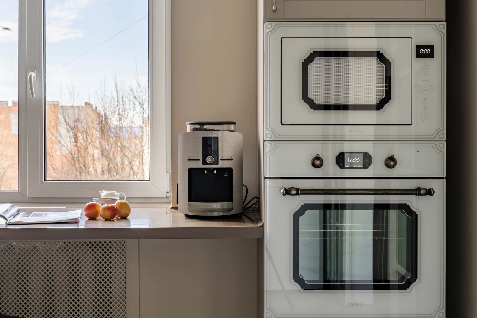 Апартаменты Четырехкомнатные YOUR APART с видом на домик Петра 1 и Неву