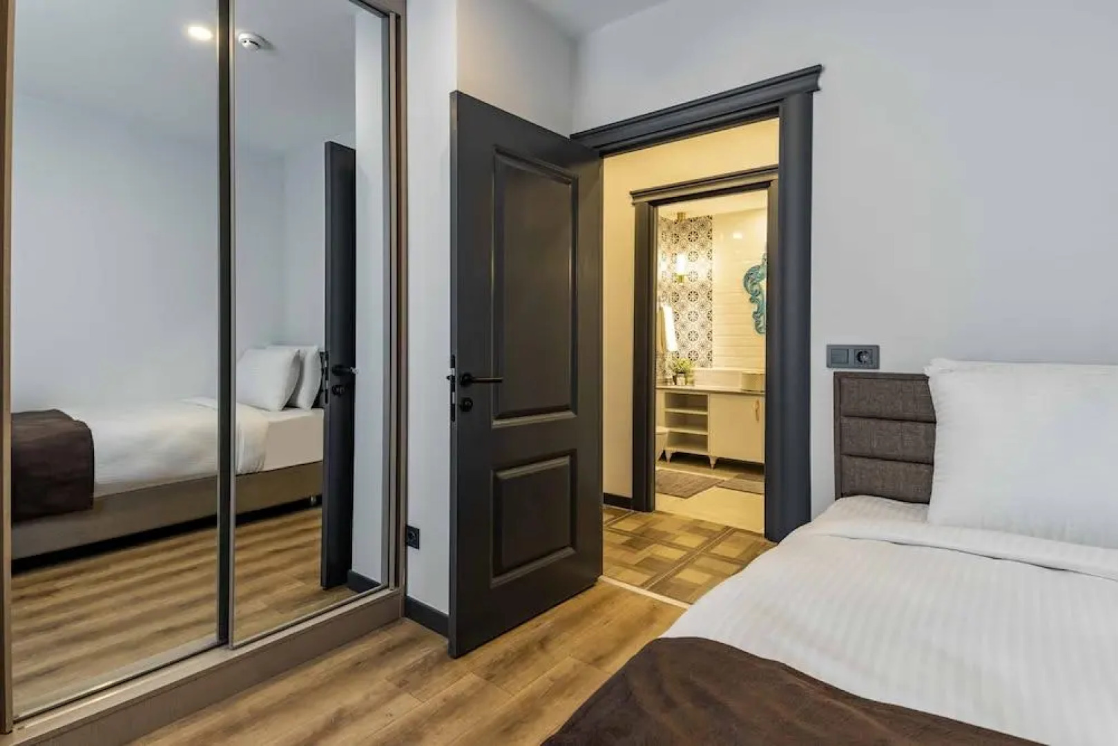 Отель BayMari Suites City Life
