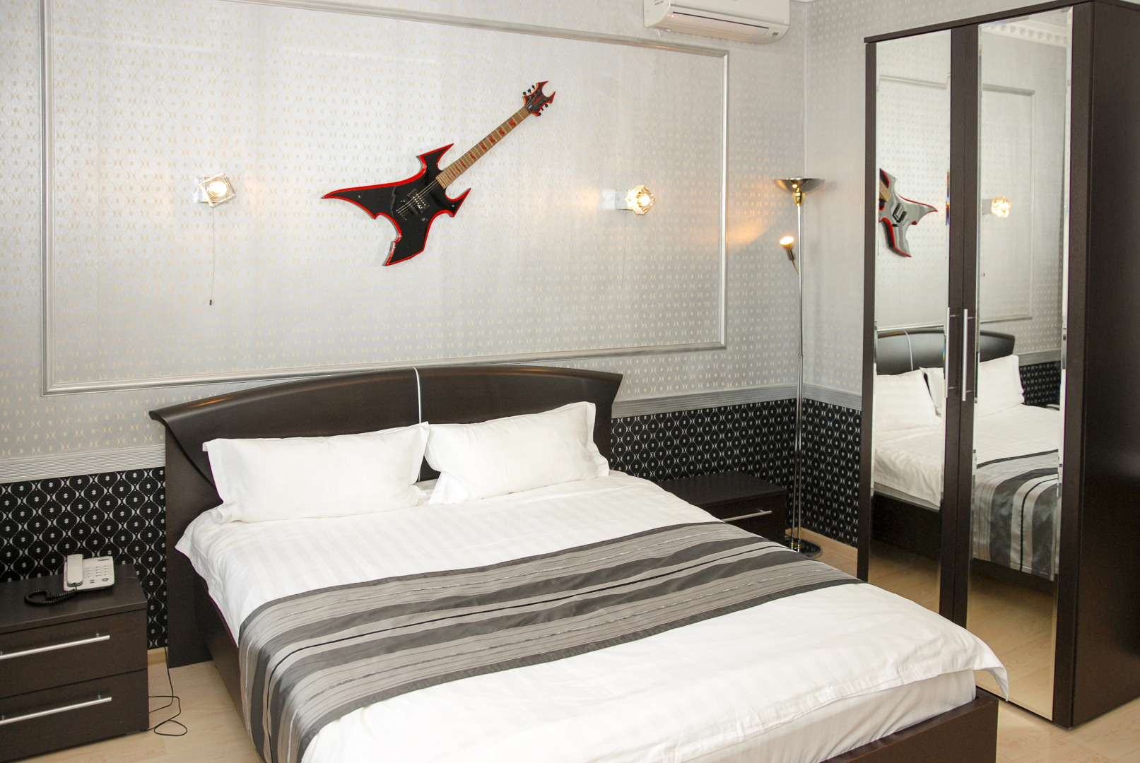 Отель Моцарт