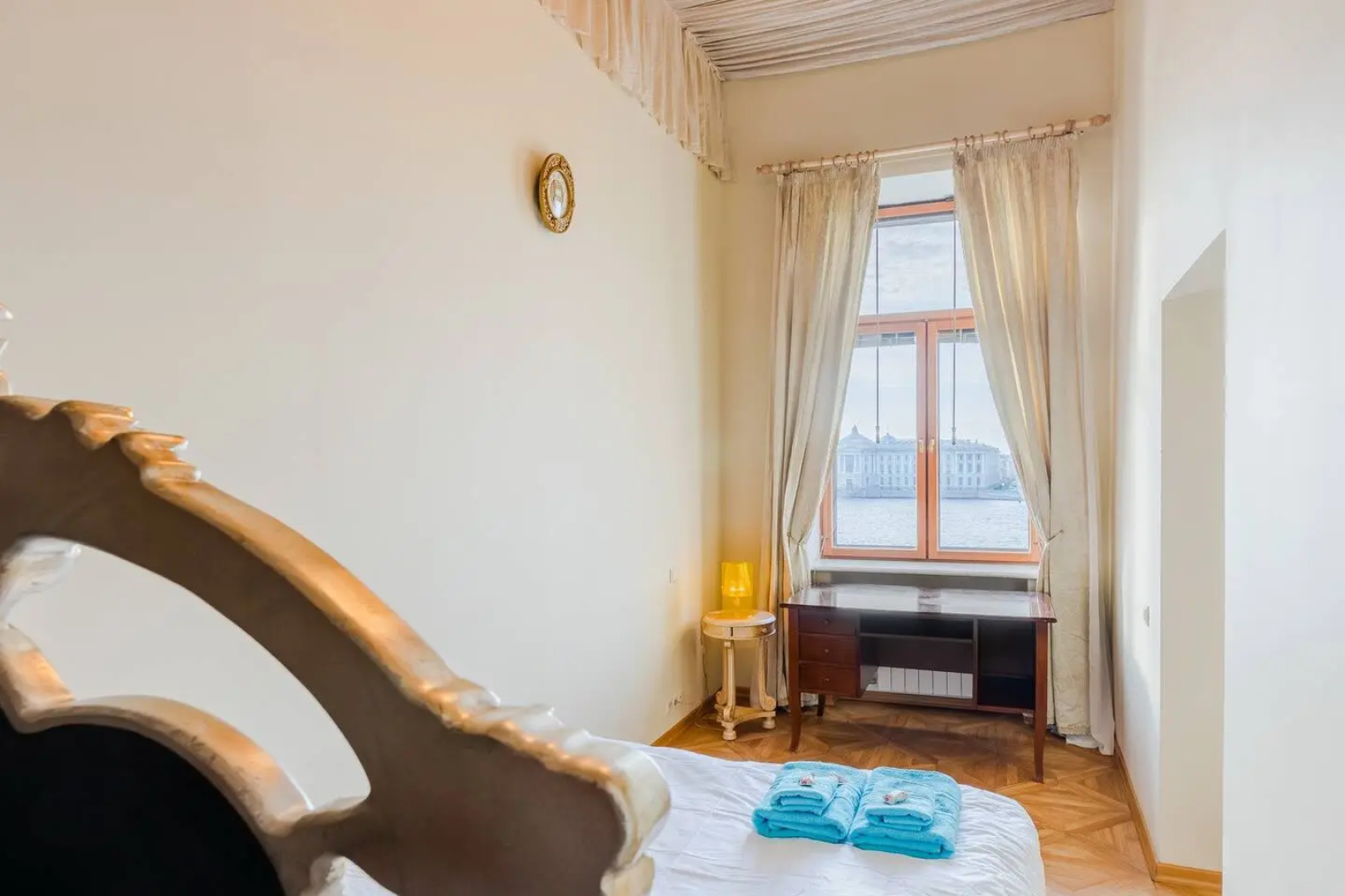 Апартаменты a.m. Rooms Neva Balcony (Angliyskaya Naberezhnaya)