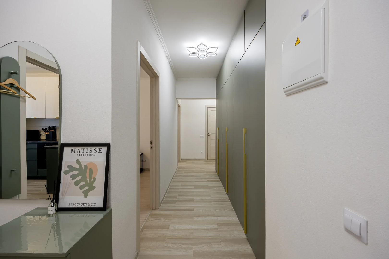 Квартира Уютная 2х комнатная у метро Нагорная