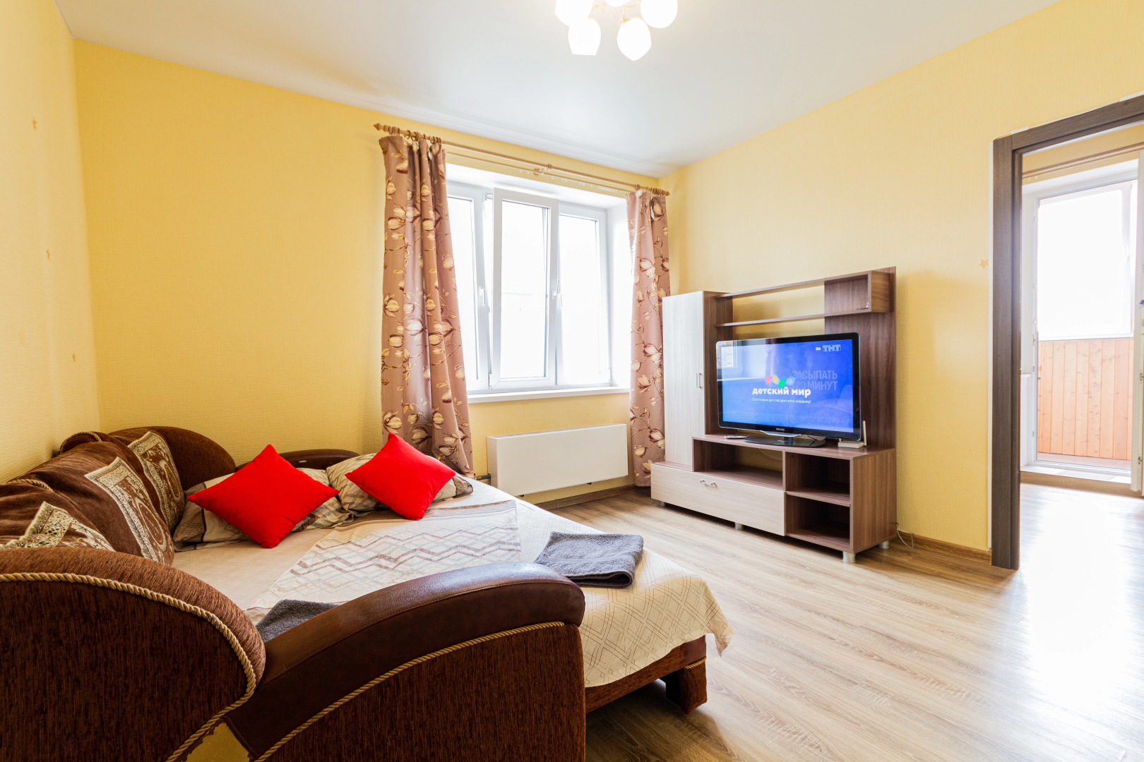 Апартаменты на Новомосковской 16