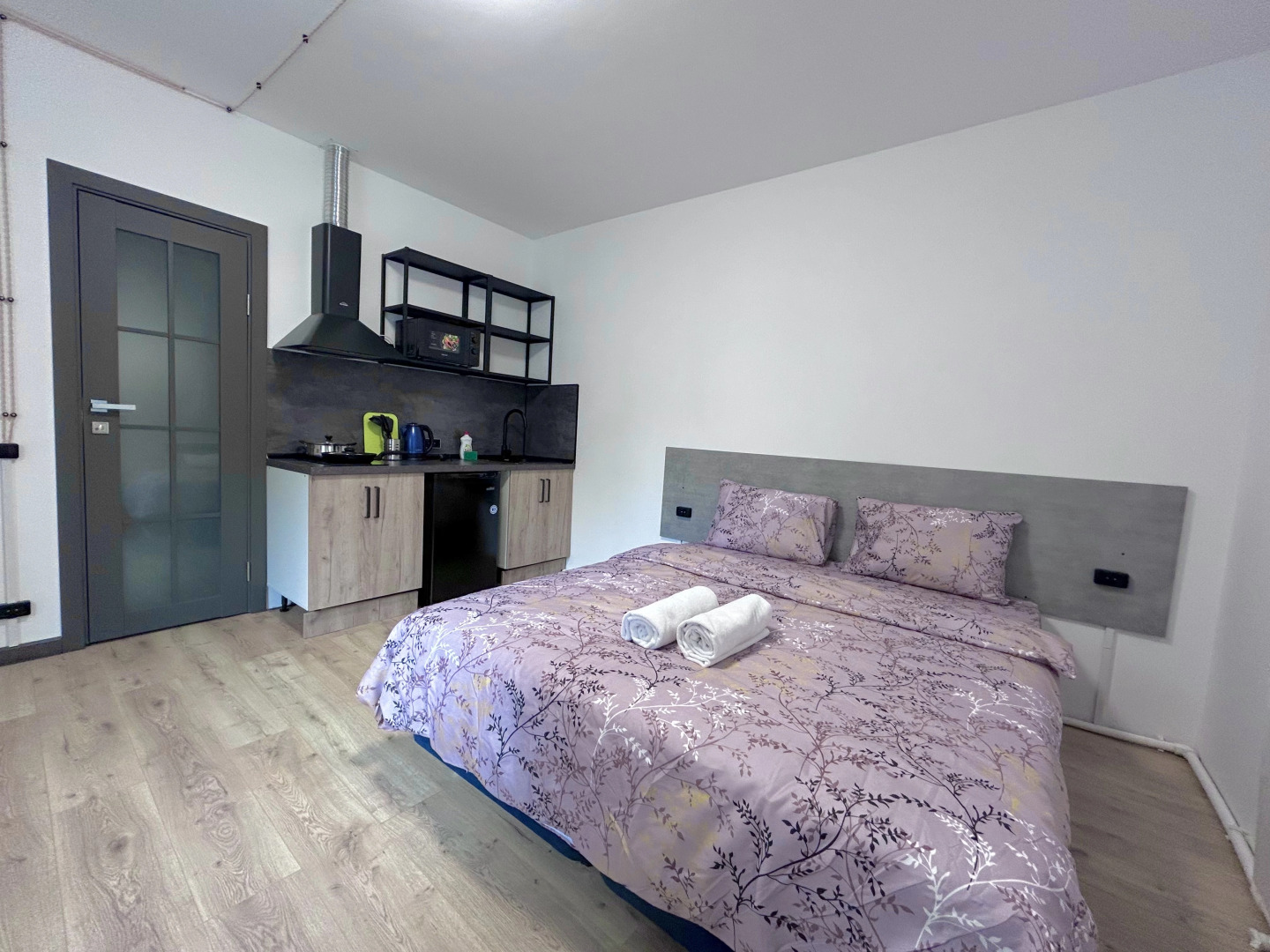 Апартаменты MAXI На Малой Зеленовской