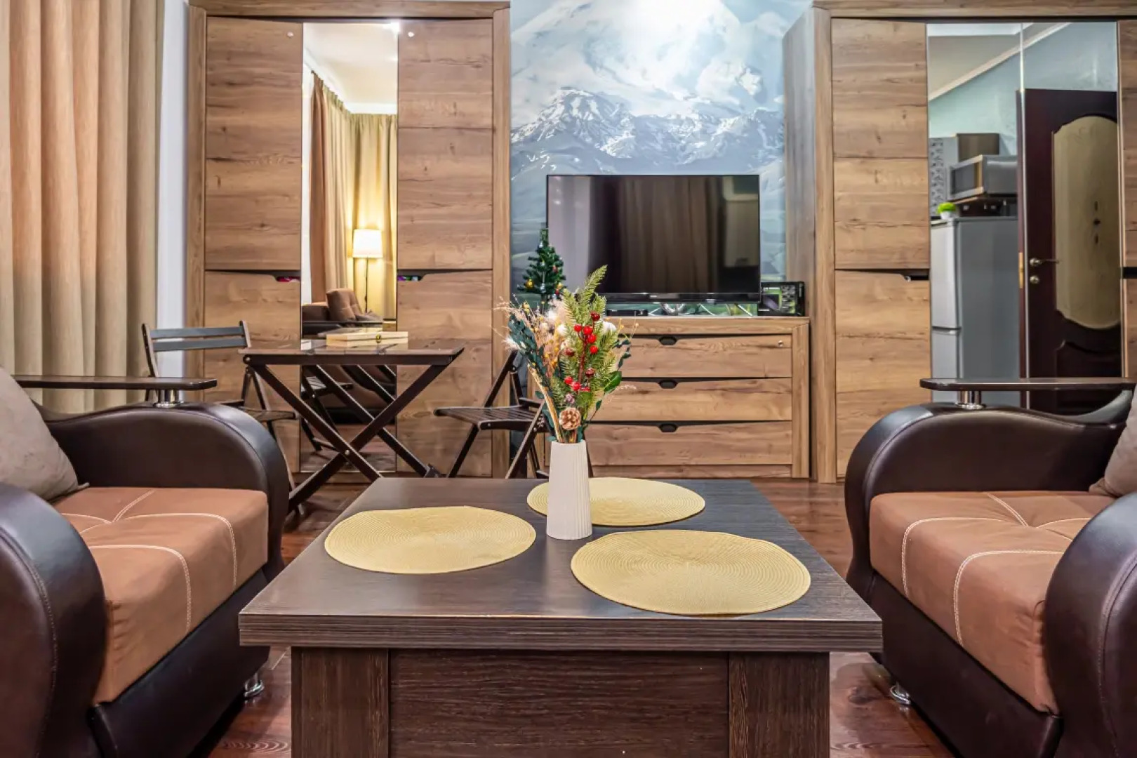 Апартаменты Семейные с Балконом  и Красивым Видом в Сосновом Лесу от Квартирукинг