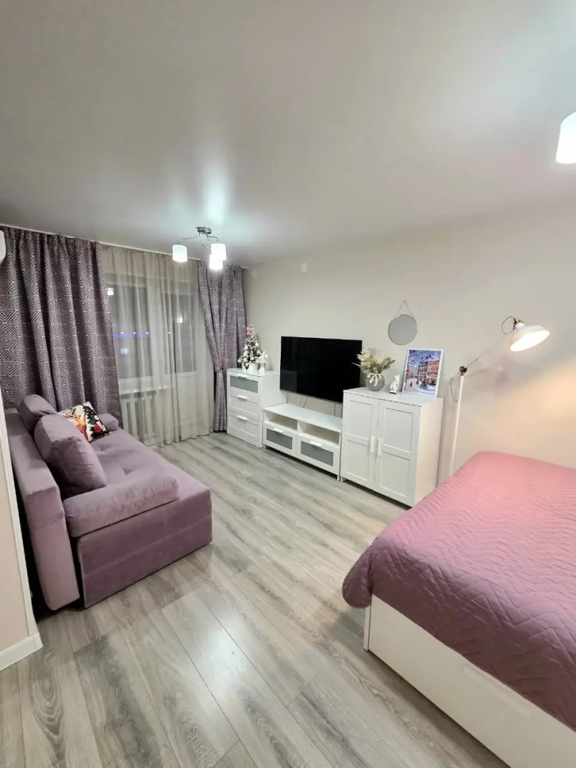 Квартира новая и светлая, рядом Кремль и парк Черное озеро