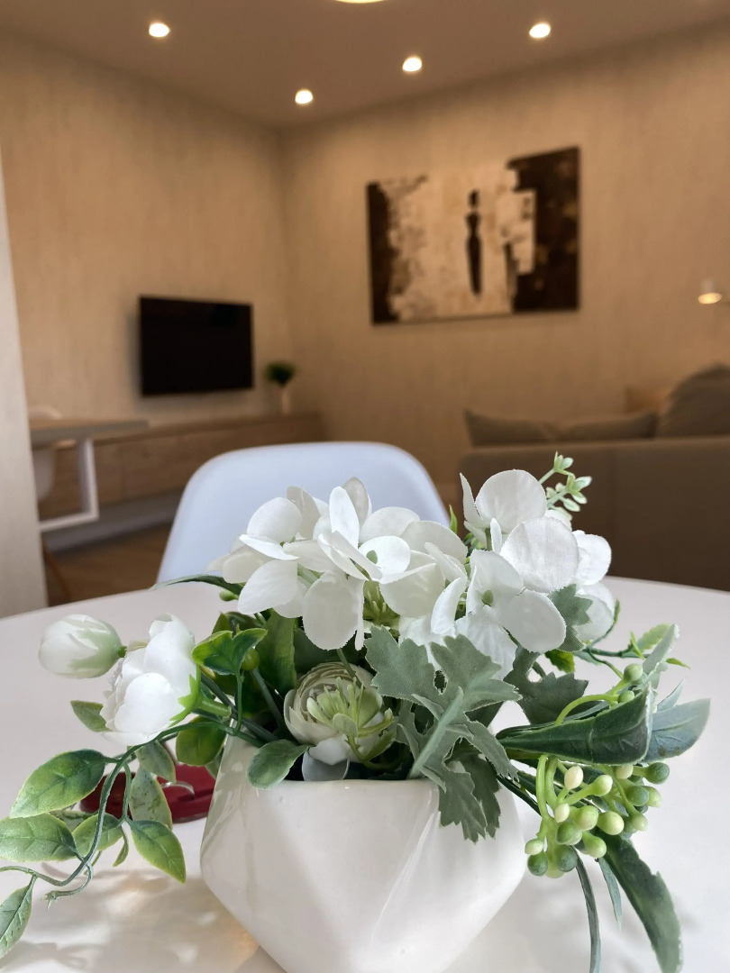 Апартаменты PosutochnoSV на Лунной 30