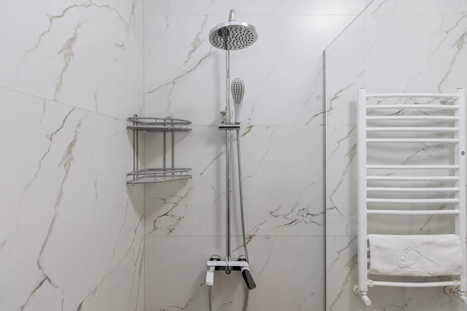 Квартира Букинг39 на набережной реки Преголь