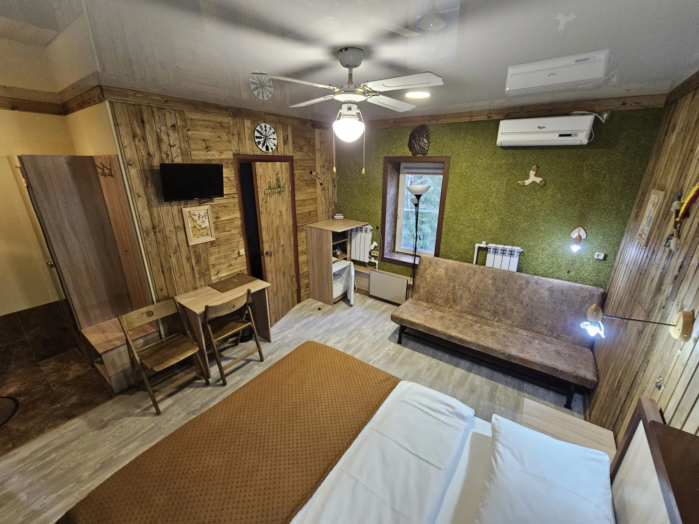 Lemon Joe Hotel