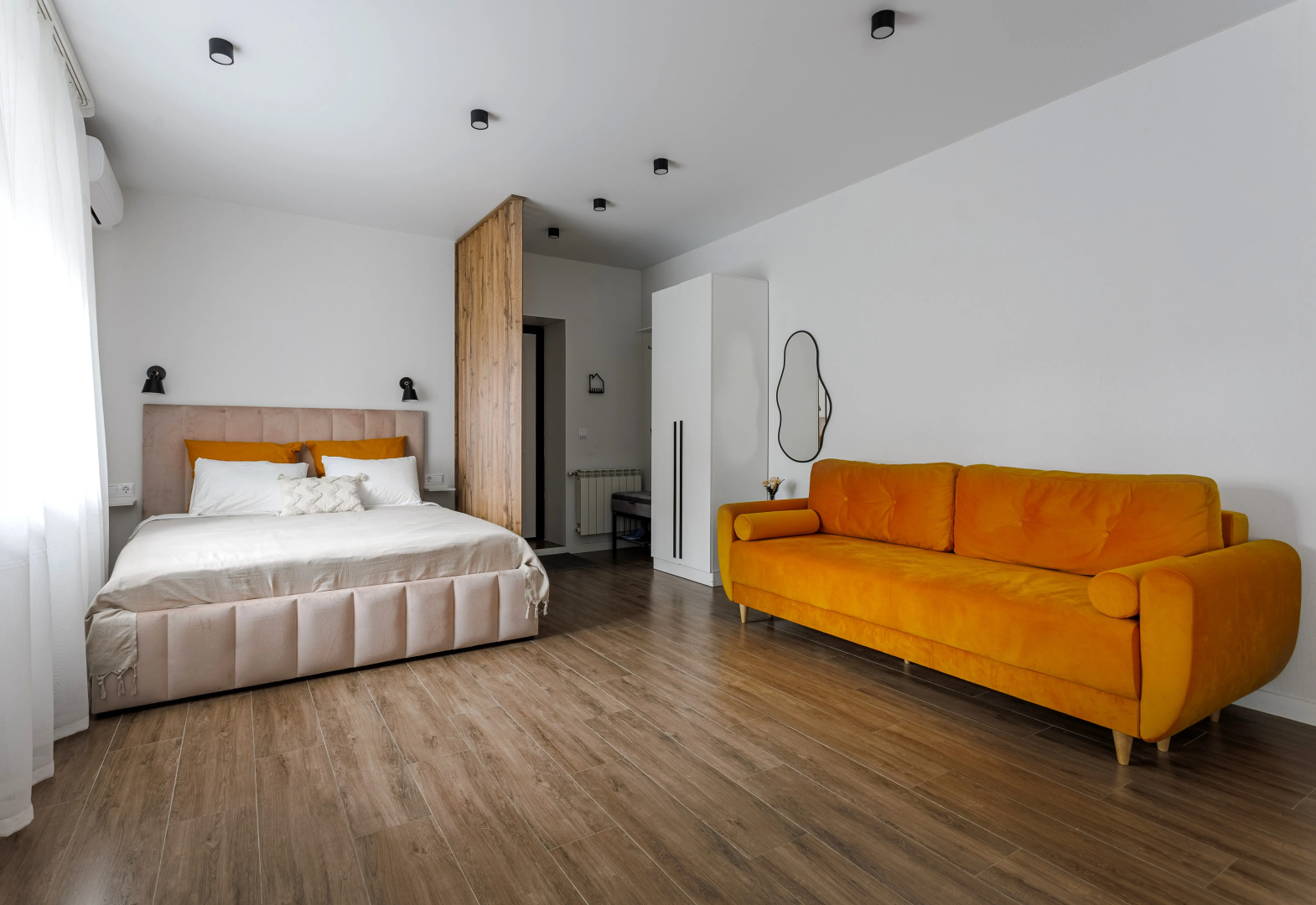 Частный дом у Парка в Центре Города с Мангальной Зоной