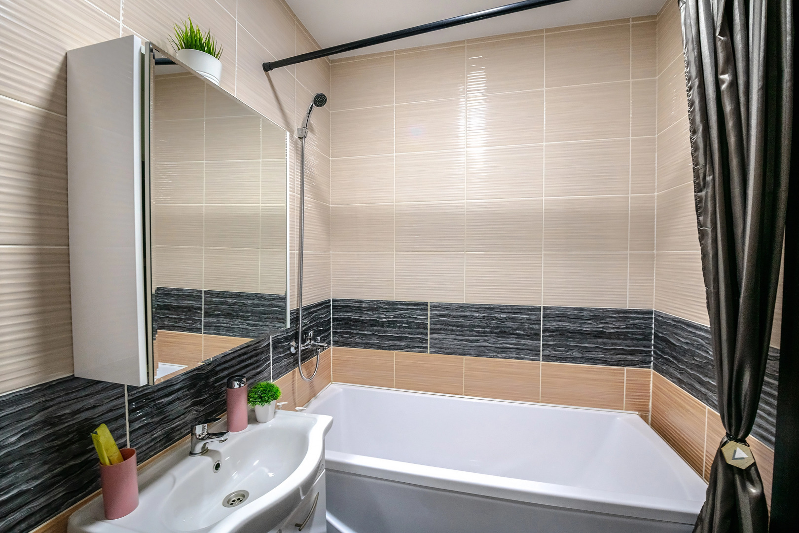 Апартаменты TopHouse на Можжевеловой 18, 2 этаж Двухкомнатные