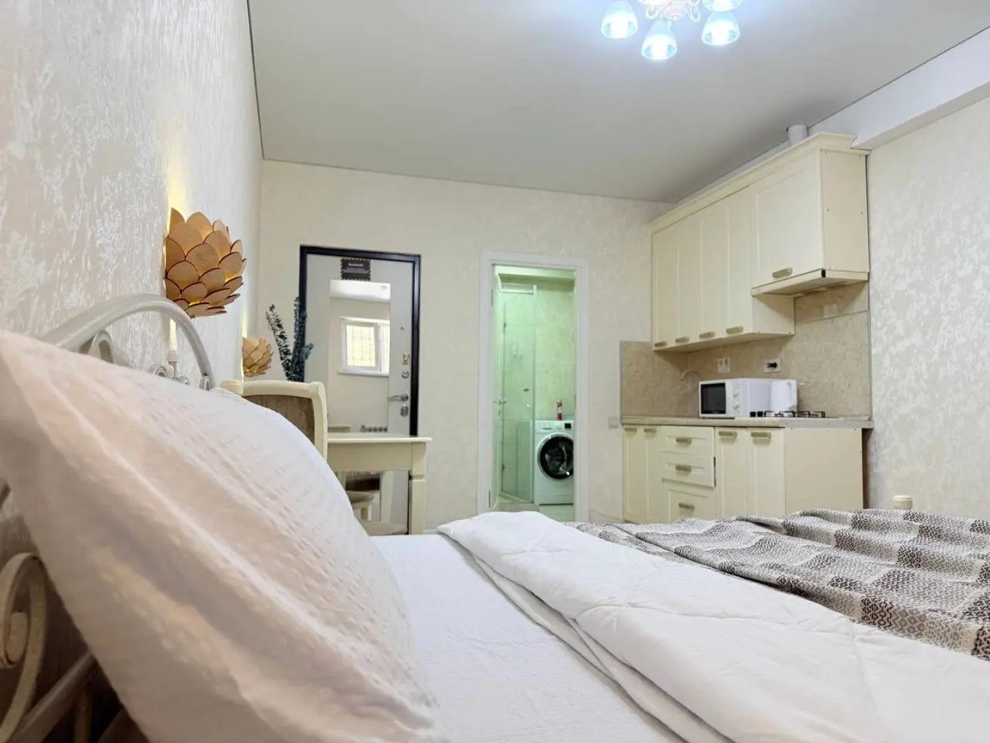 Апартаменты Студия возле Моря для Двоих на цокольном этаже