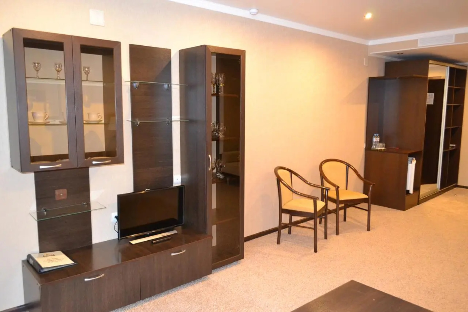 Отель Атриум